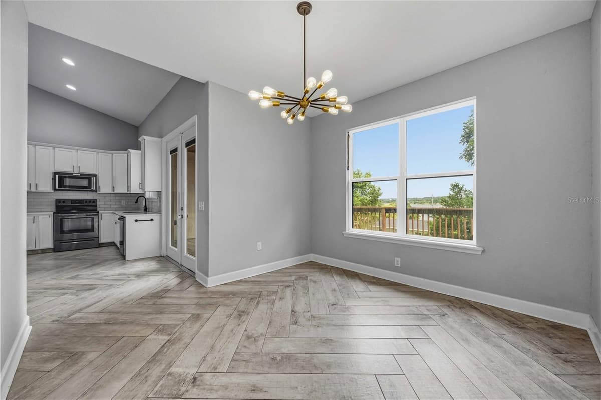 1027 CAMPBELL AVENUE — photo 8 of 30