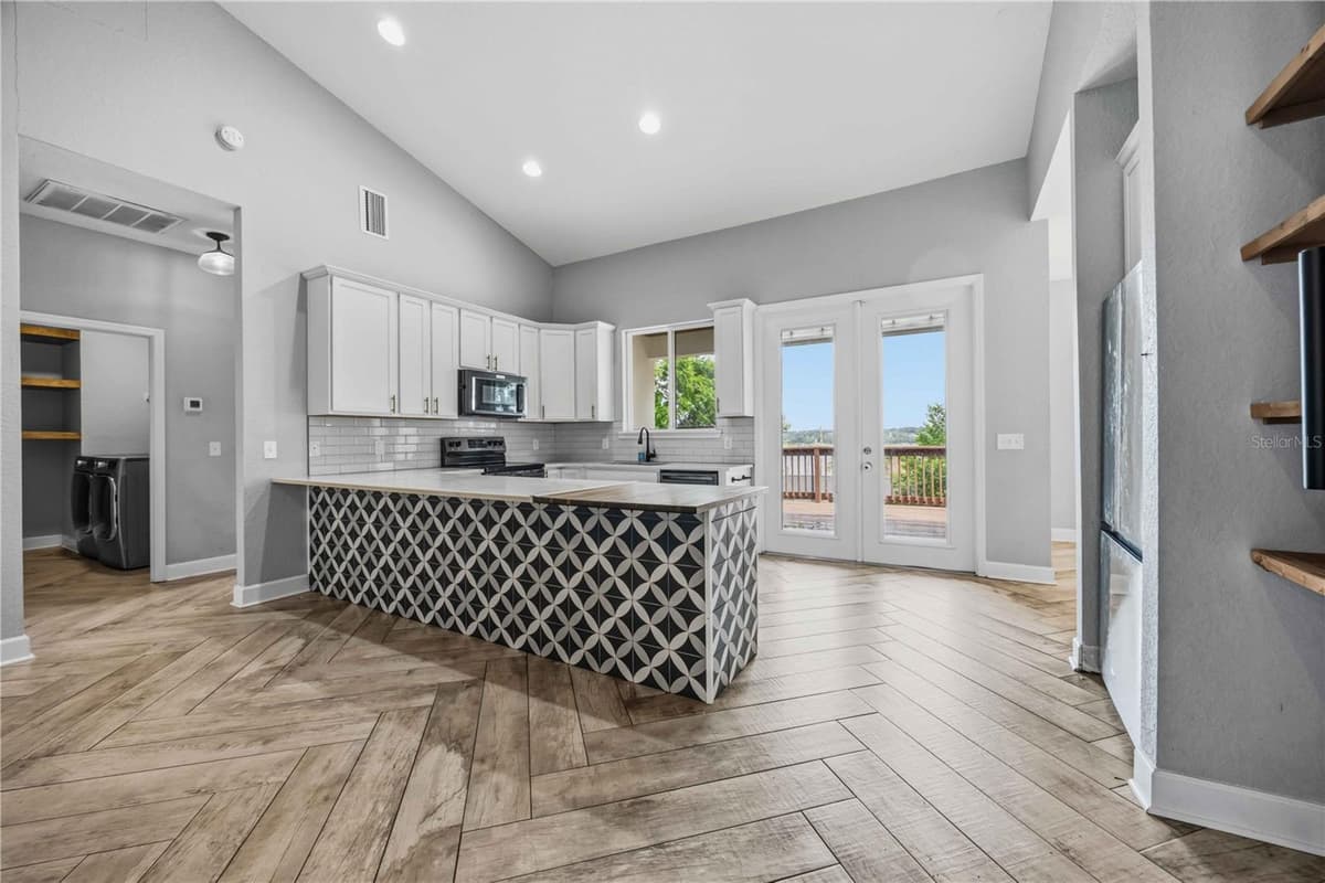 1027 CAMPBELL AVENUE — photo 13 of 30