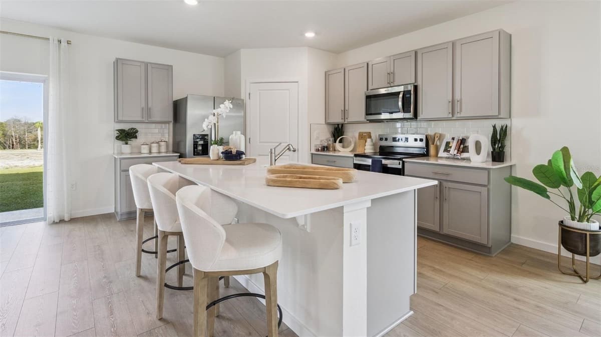 4931 MARSHELDER STREET — photo 8 of 43