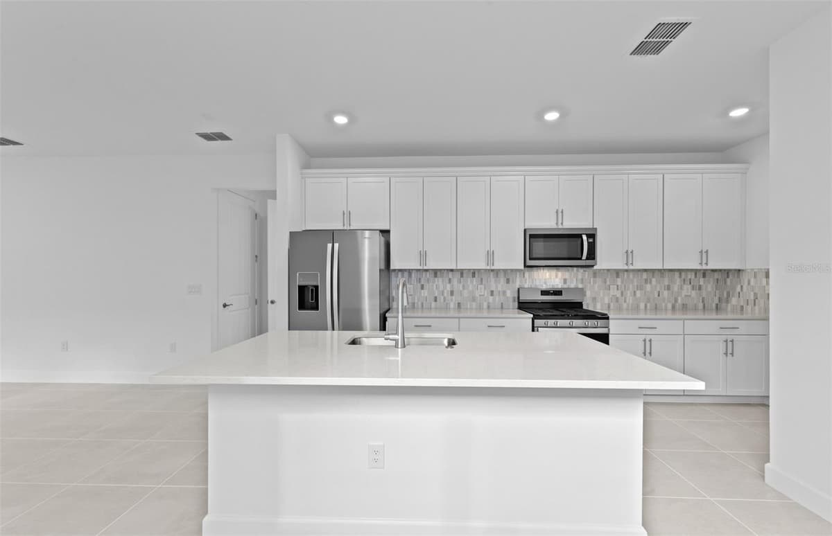29028 CORAL HARBOUR DRIVE — photo 17 of 31