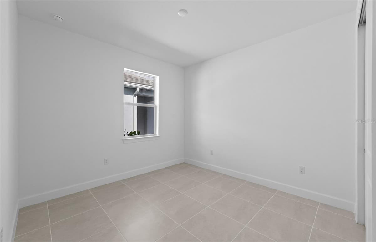29028 CORAL HARBOUR DRIVE — photo 5 of 31