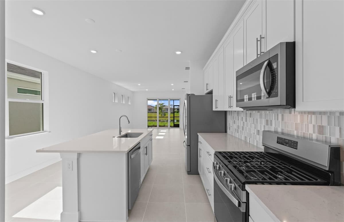29028 CORAL HARBOUR DRIVE — photo 22 of 31