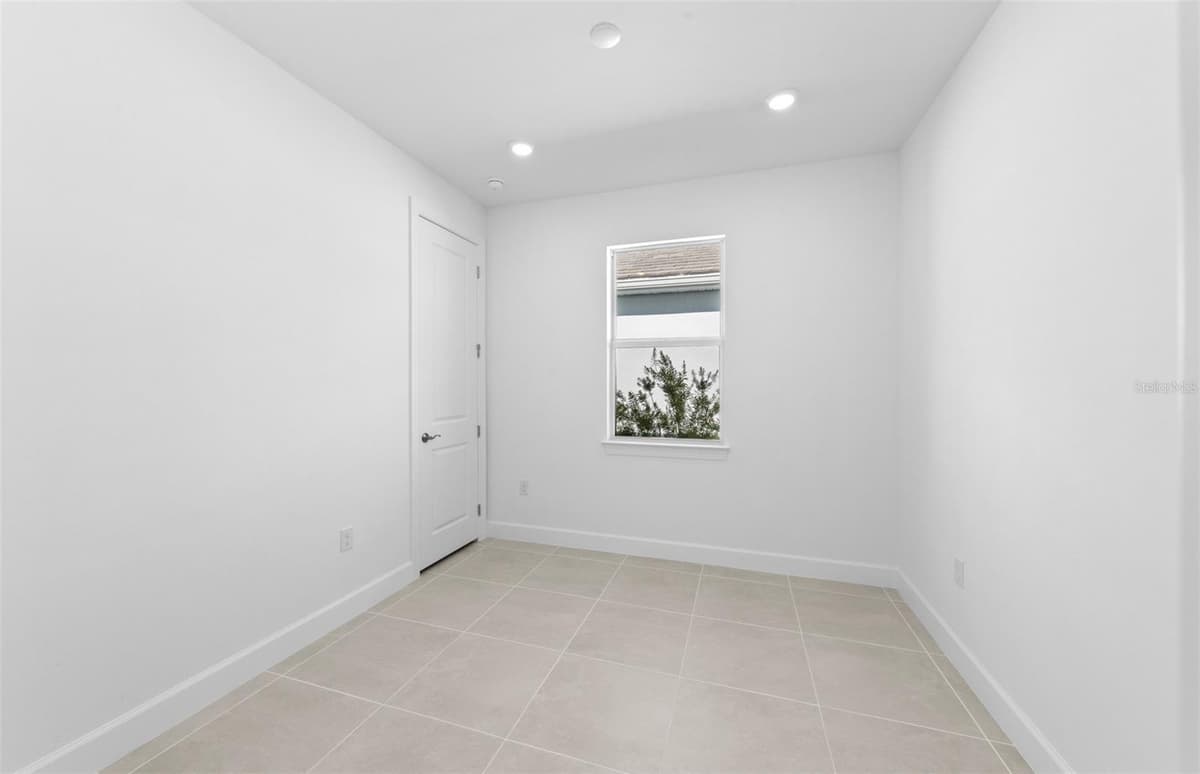 29028 CORAL HARBOUR DRIVE — photo 8 of 31