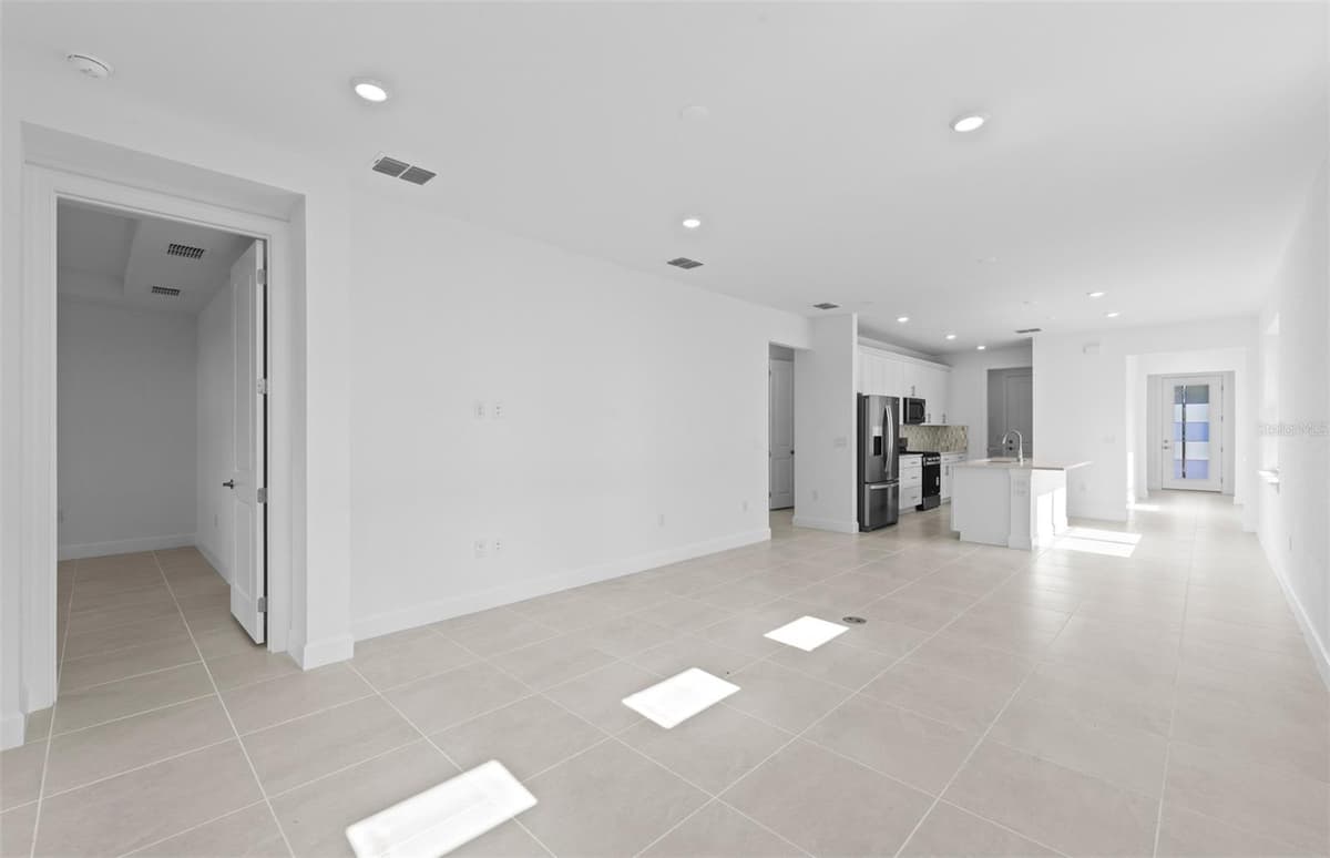 29028 CORAL HARBOUR DRIVE — photo 14 of 31