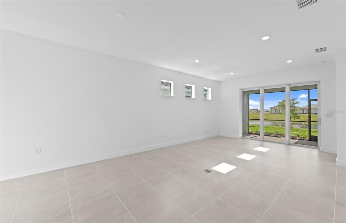 29028 CORAL HARBOUR DRIVE — photo 12 of 31