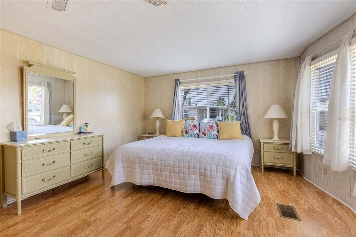2100 KINGS HIGHWAY — photo 14 of 81