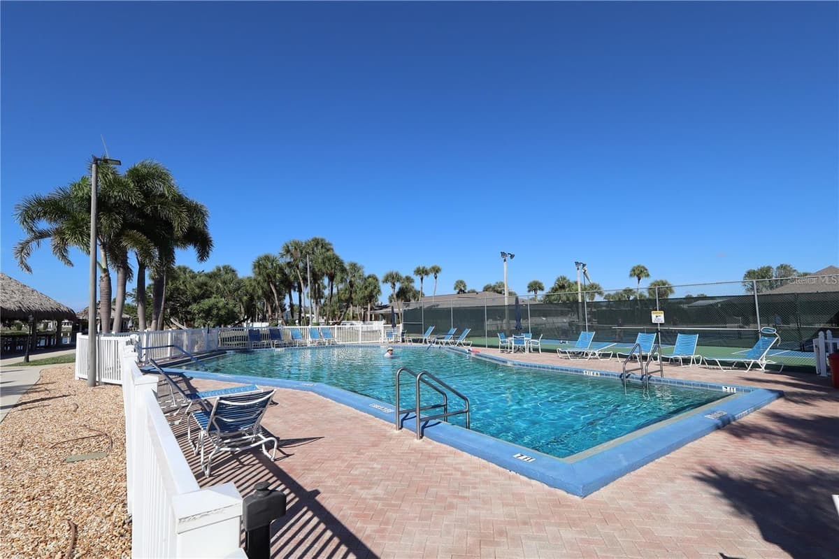 2100 KINGS HIGHWAY — photo 36 of 81