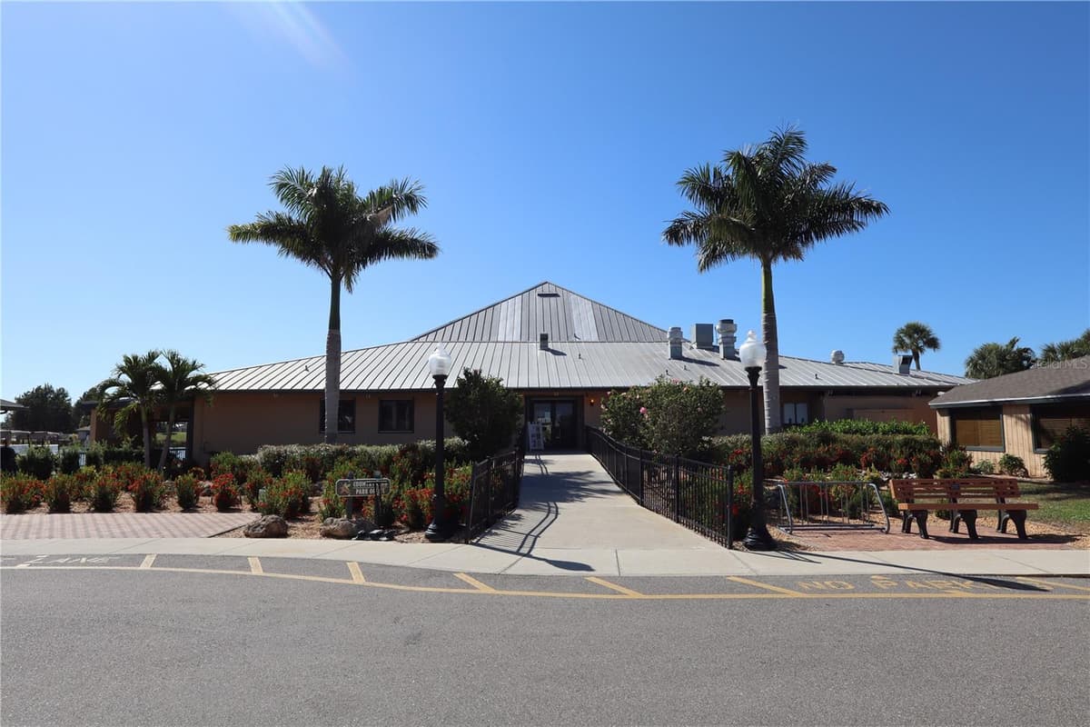 2100 KINGS HIGHWAY — photo 43 of 81