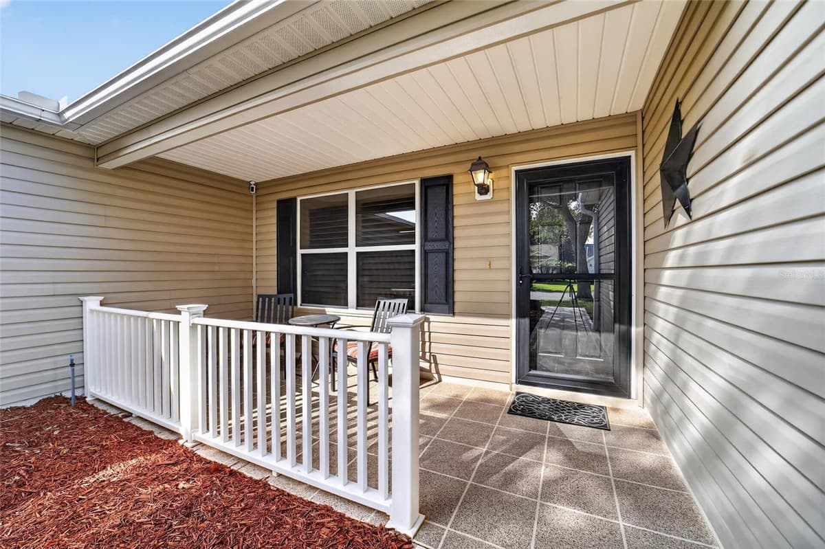 2240 LOWRY ROAD — photo 3 of 33