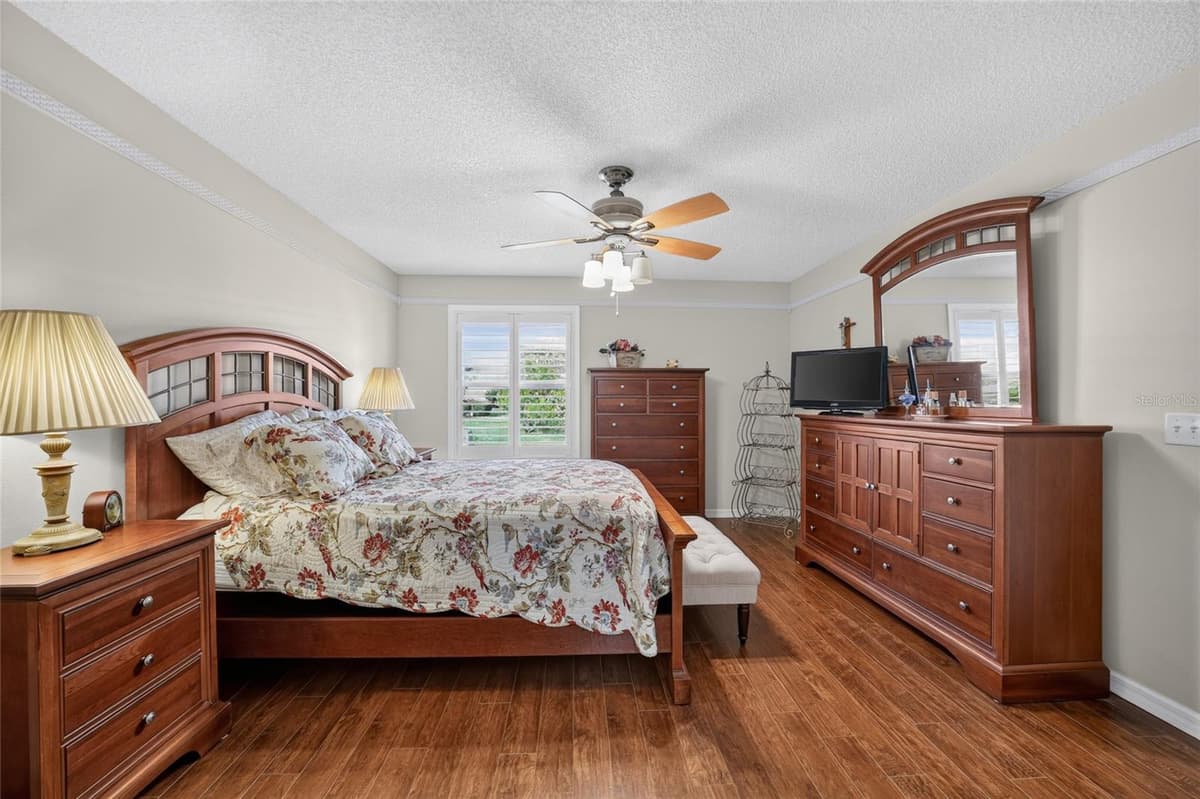 2240 LOWRY ROAD — photo 18 of 33