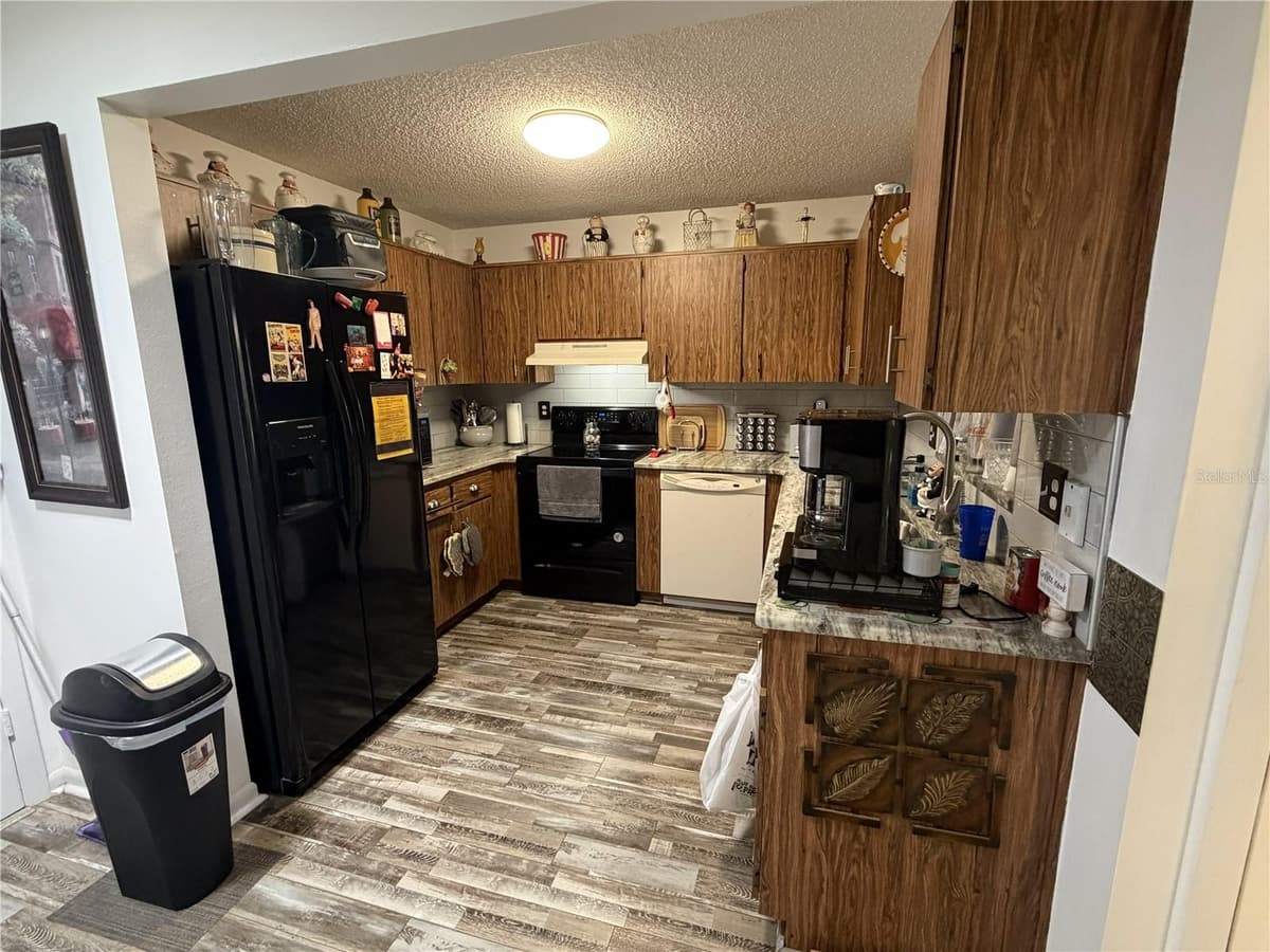 8658 95TH LANE — photo 9 of 22