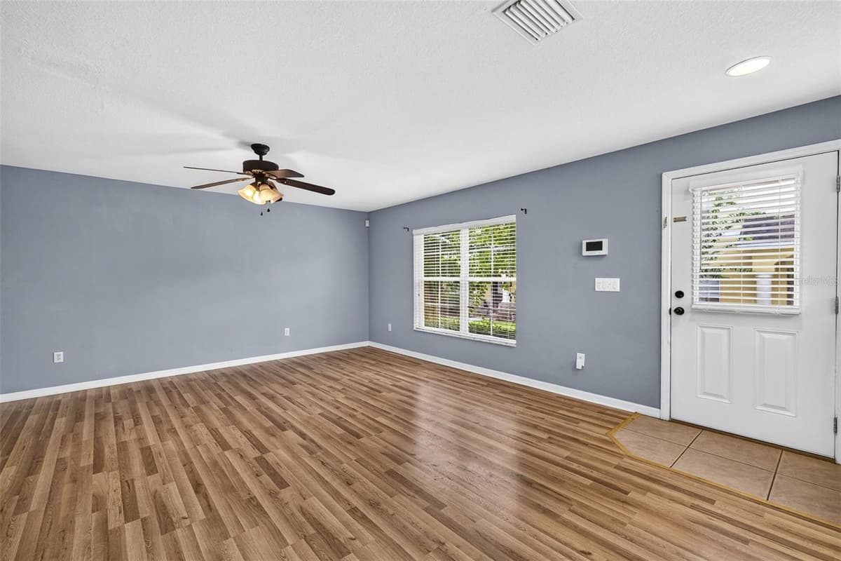 37602 AARALYN RD — photo 5 of 42