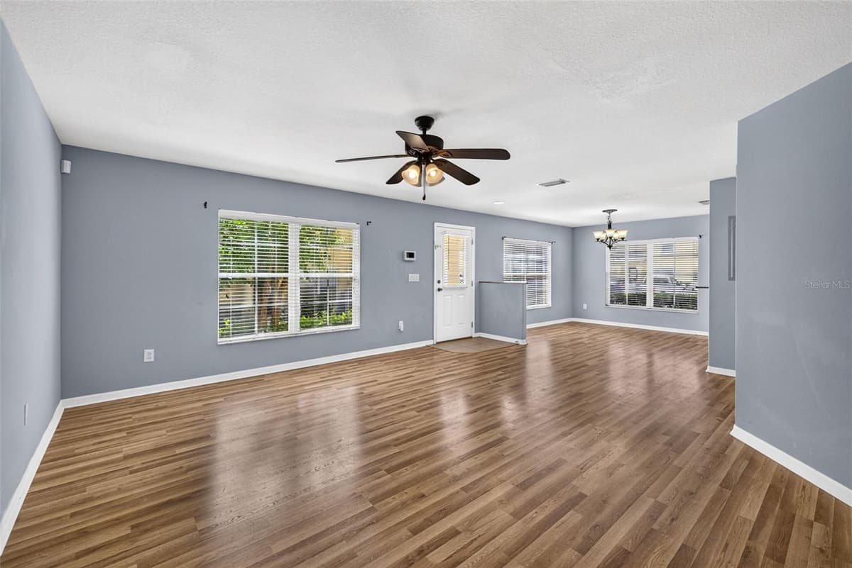 37602 AARALYN RD — photo 6 of 42