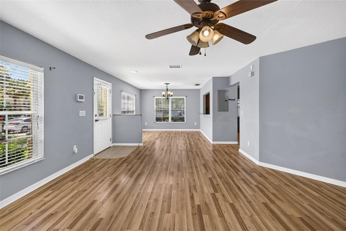 37602 AARALYN RD — photo 7 of 42