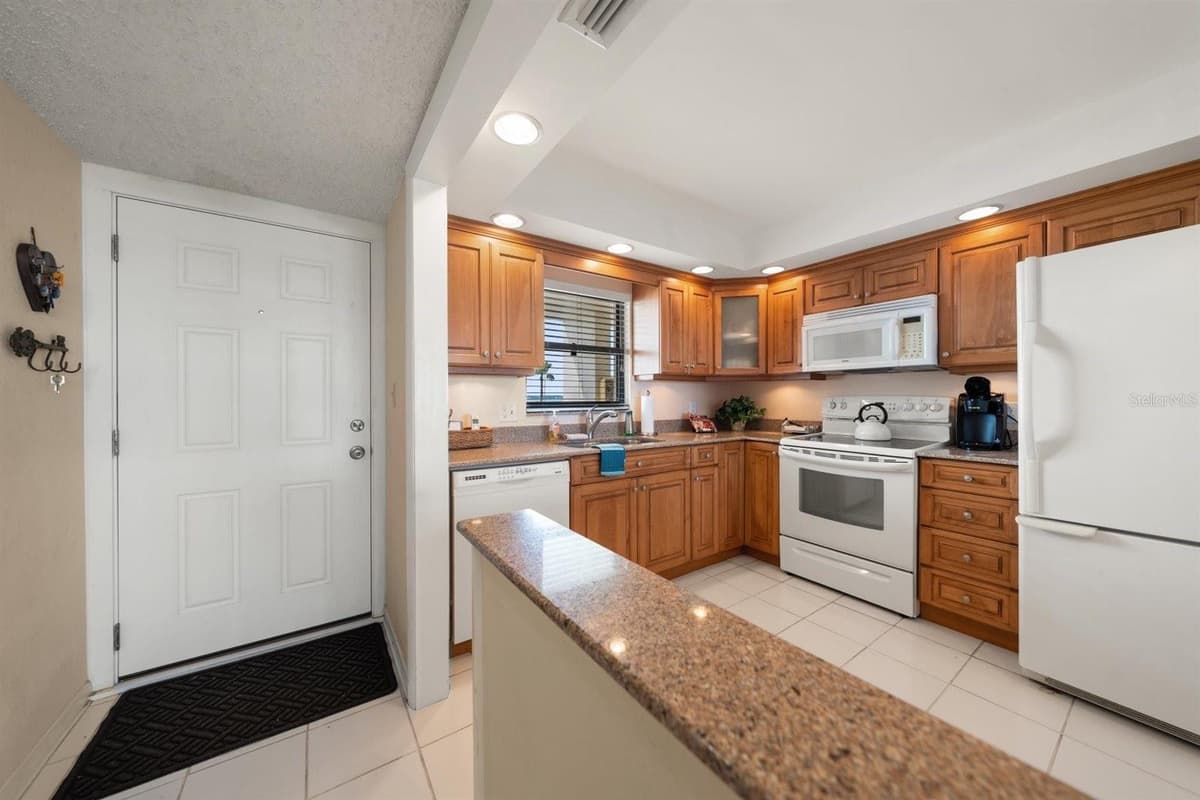 1230 GULF BOULEVARD — photo 3 of 28