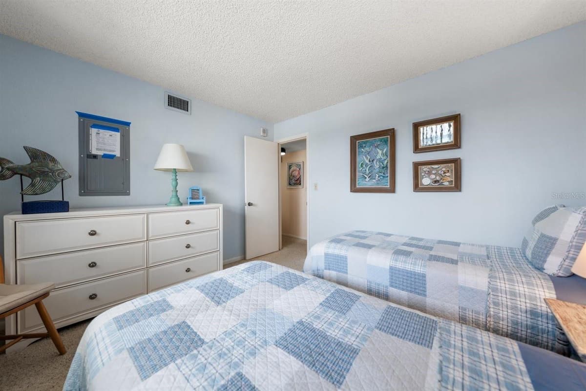 1230 GULF BOULEVARD — photo 21 of 28
