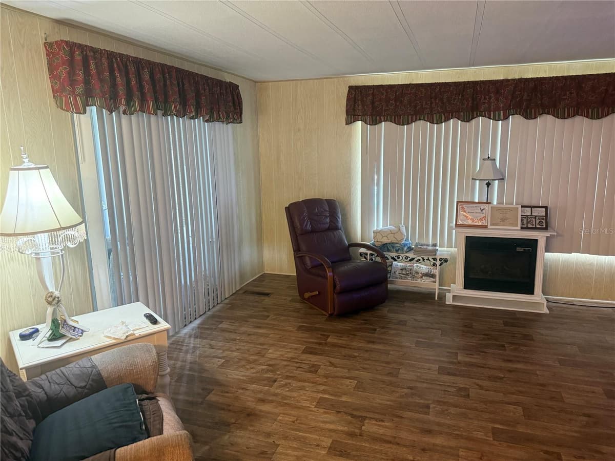 37529 ATTICA AVENUE — photo 11 of 24