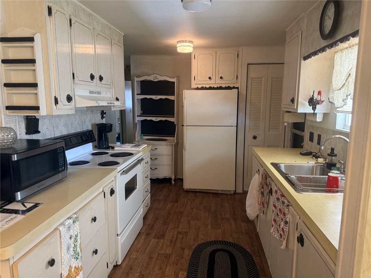 37529 ATTICA AVENUE — photo 14 of 24