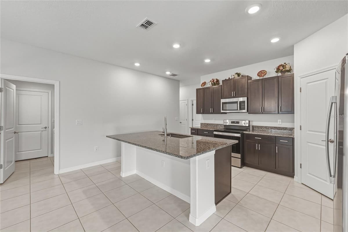 4334 TROTTERS WAY — photo 8 of 46