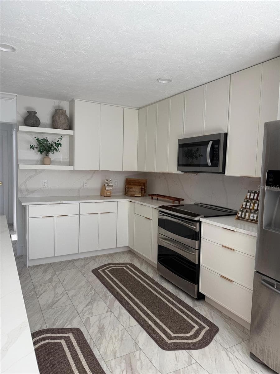 4534 LAKE DRIVE — photo 19 of 25