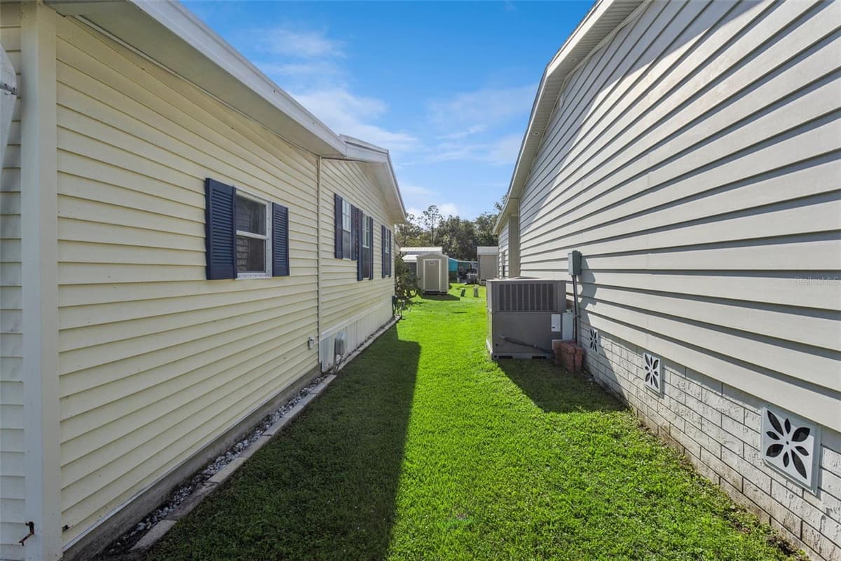 212 PALM MEADOWS DRIVE — photo 31 of 42