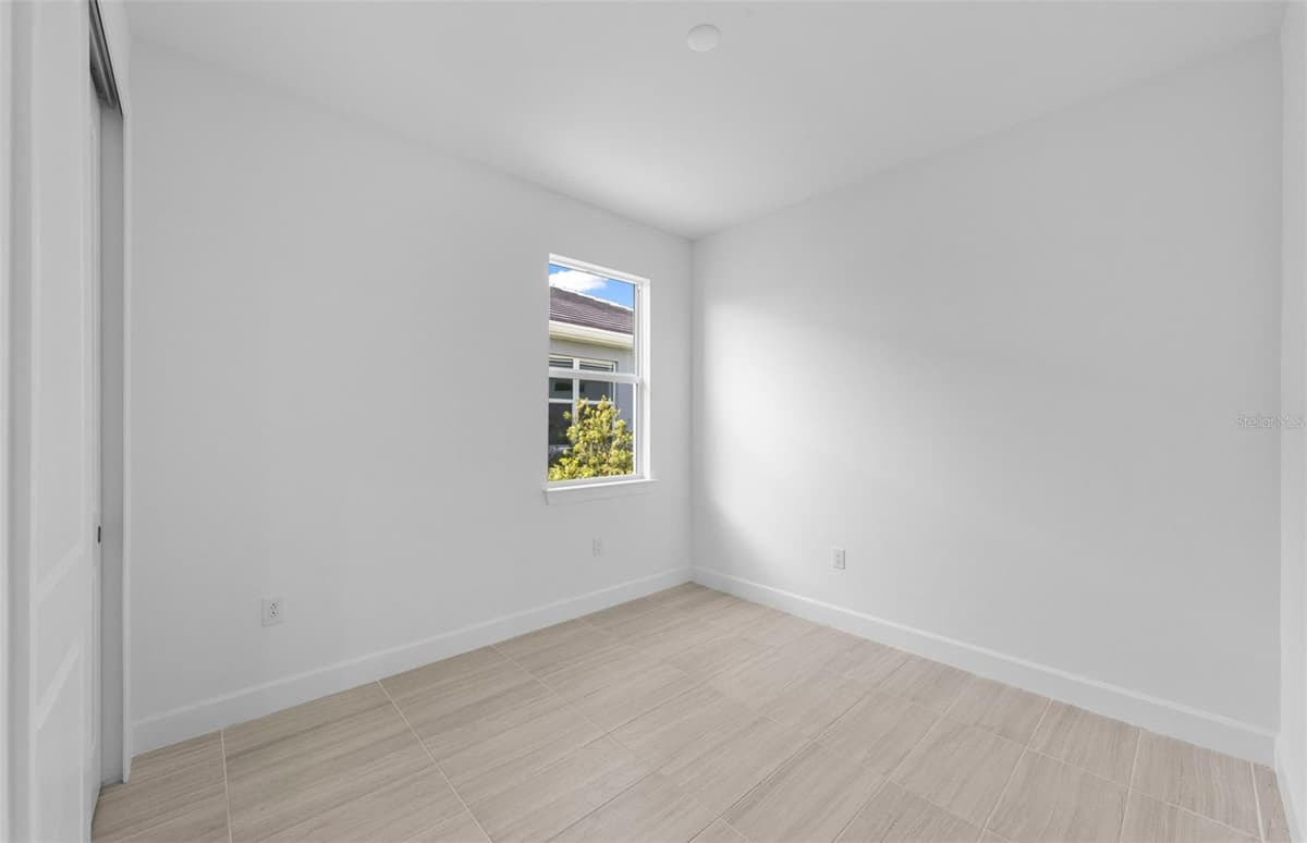 26724 SANDY BREEZE DRIVE — photo 36 of 40