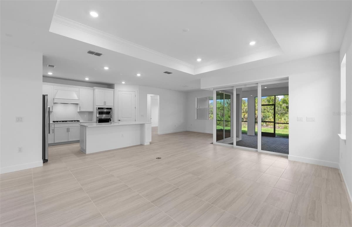 26724 SANDY BREEZE DRIVE — photo 13 of 40