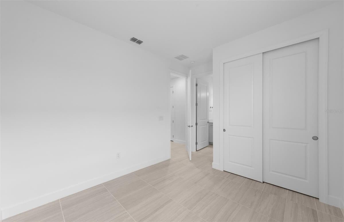 26724 SANDY BREEZE DRIVE — photo 37 of 40