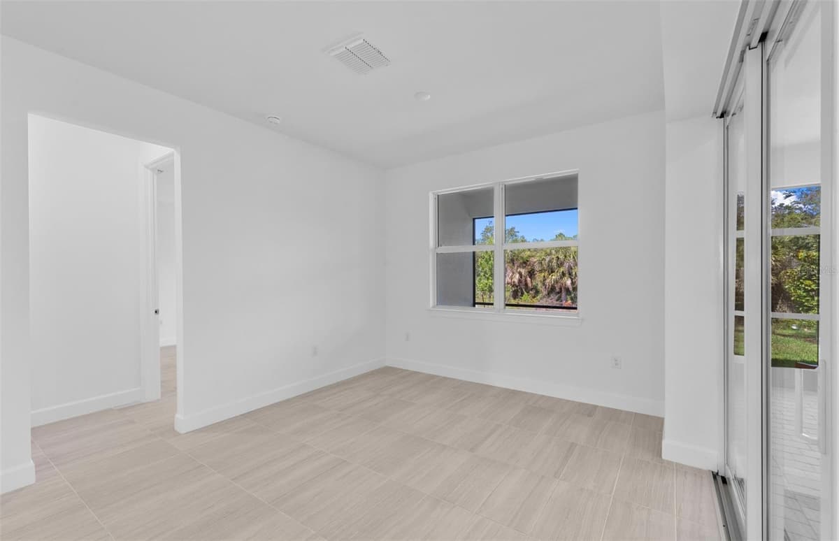 26724 SANDY BREEZE DRIVE — photo 9 of 40