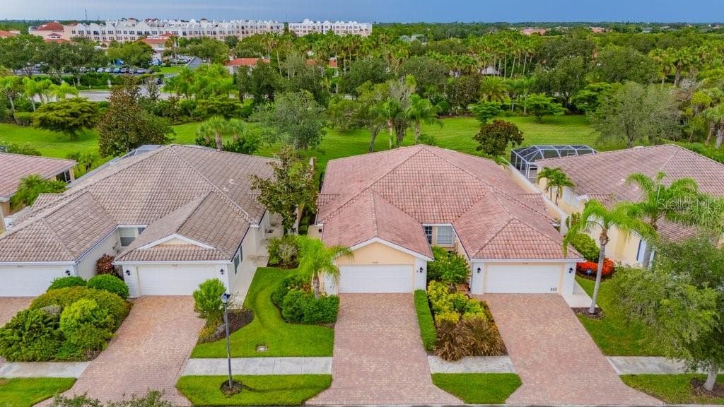 7617 CAMMINARE DRIVE — photo 32 of 64