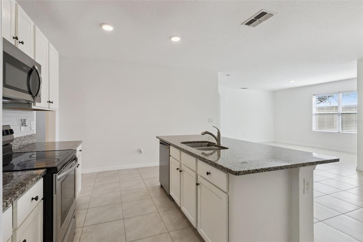 2487 WHITE LILLY DRIVE — photo 8 of 71