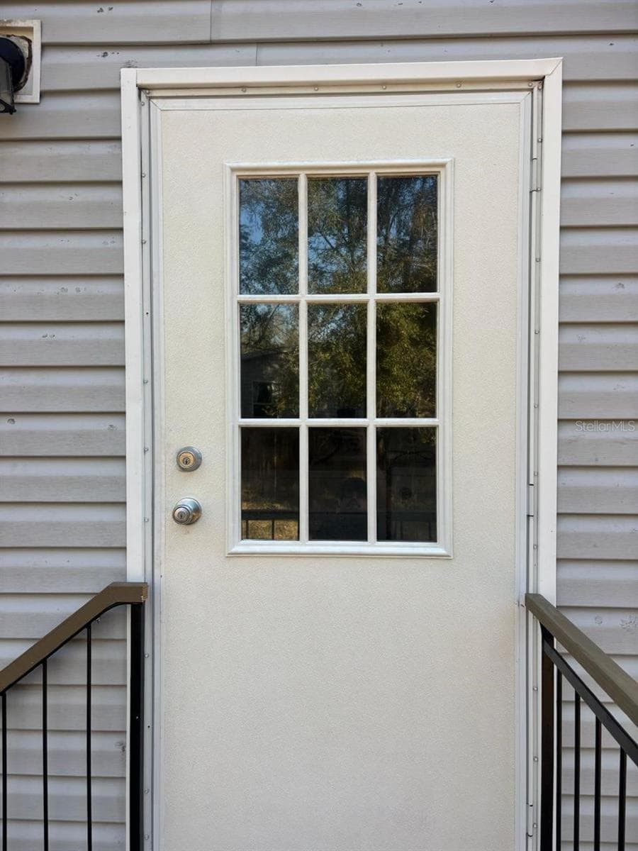 10405 JUNGLE STREET — photo 2 of 26