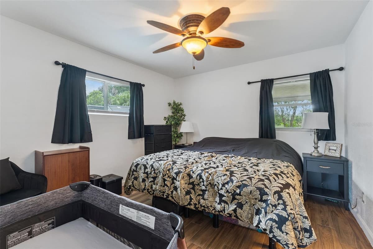 812 AGNES DRIVE — photo 13 of 40