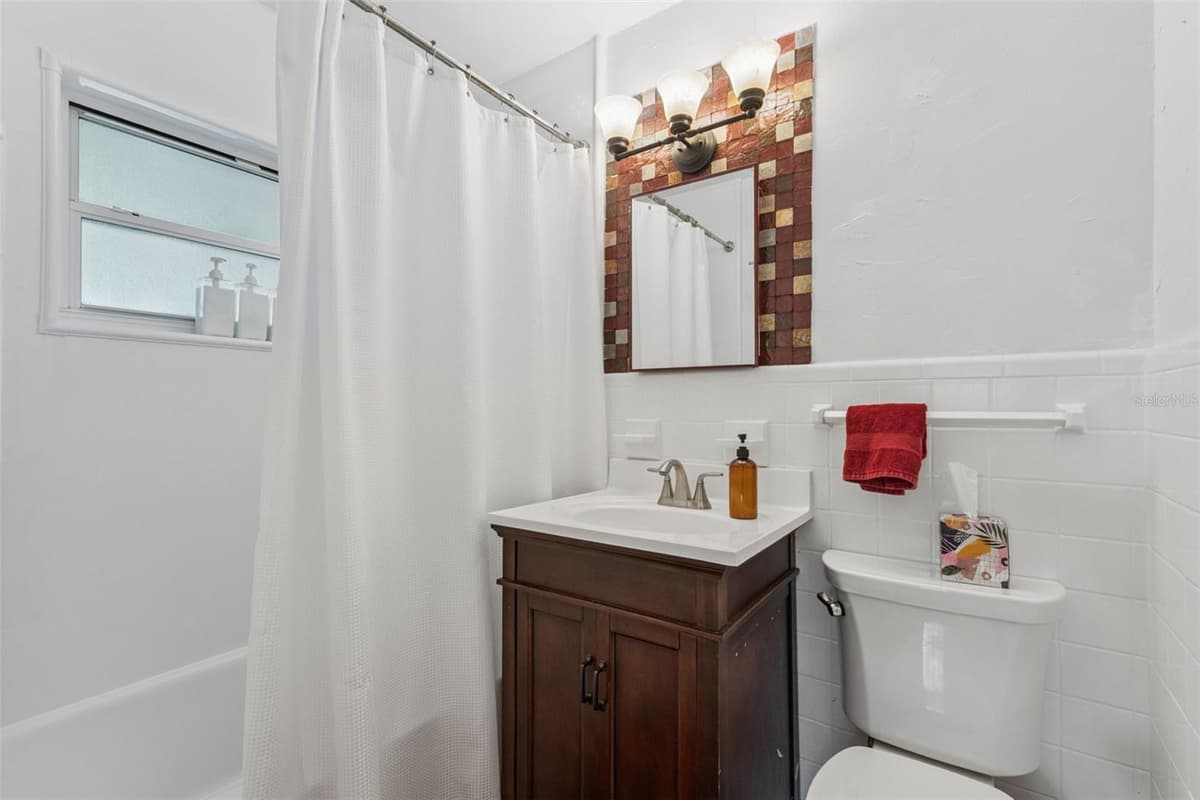 812 AGNES DRIVE — photo 14 of 40