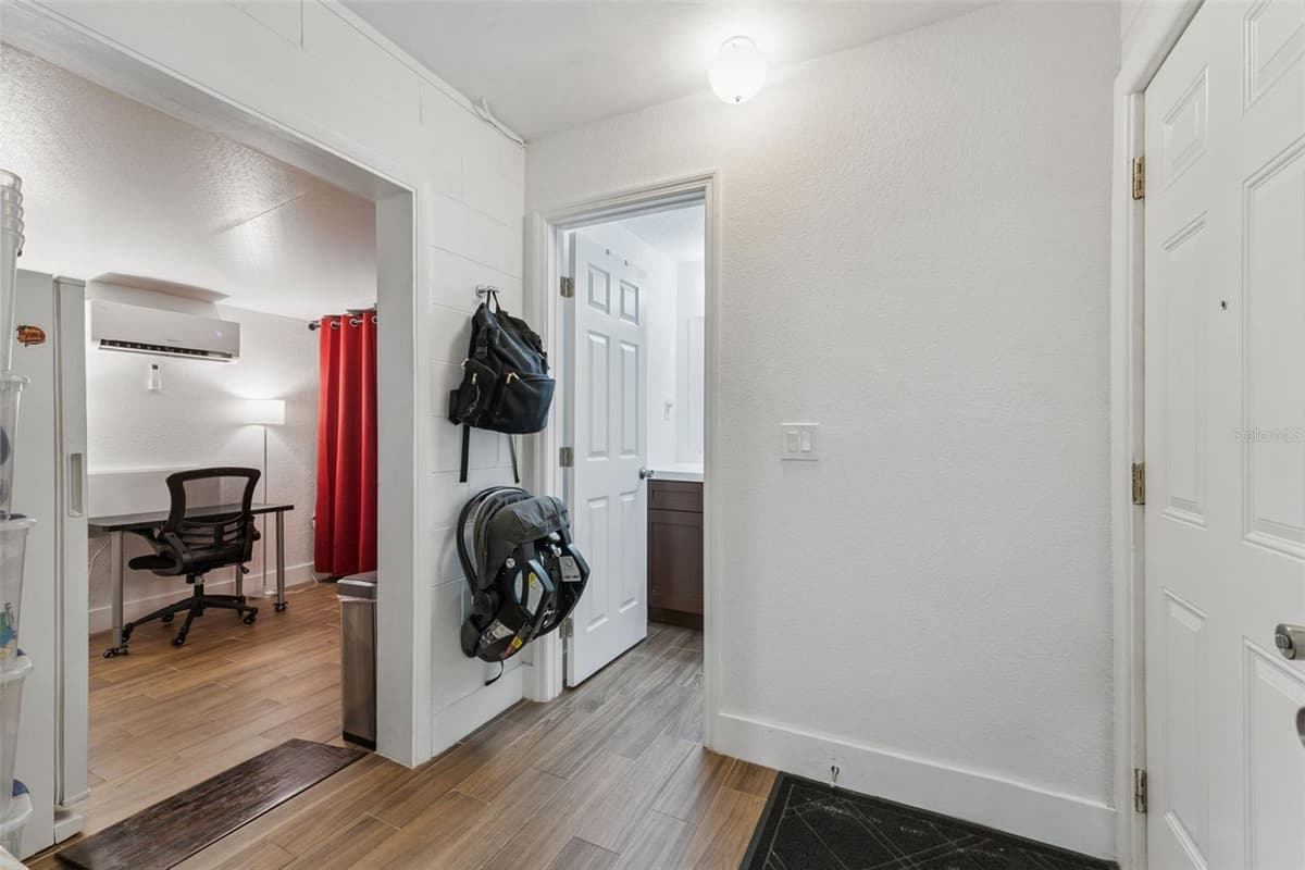 812 AGNES DRIVE — photo 11 of 40