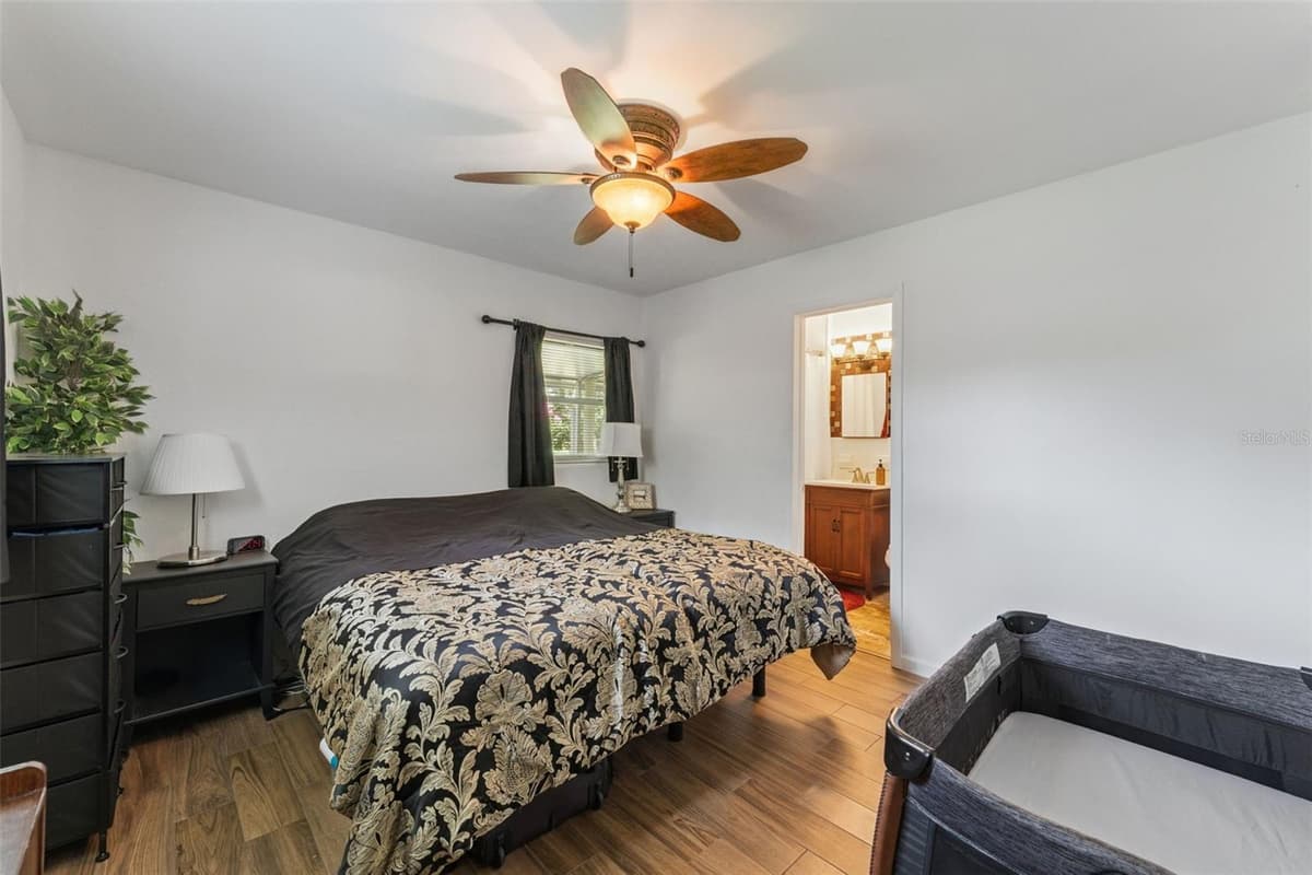 812 AGNES DRIVE — photo 12 of 40