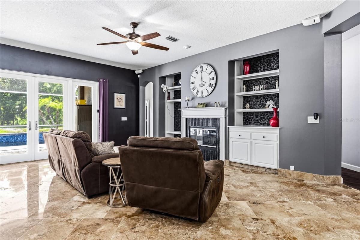 5522 REFLECTIONS BOULEVARD — photo 4 of 45