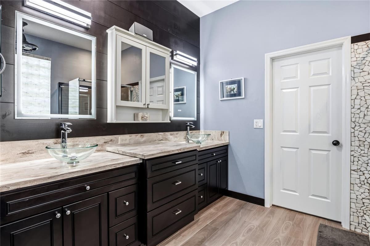 5522 REFLECTIONS BOULEVARD — photo 17 of 45