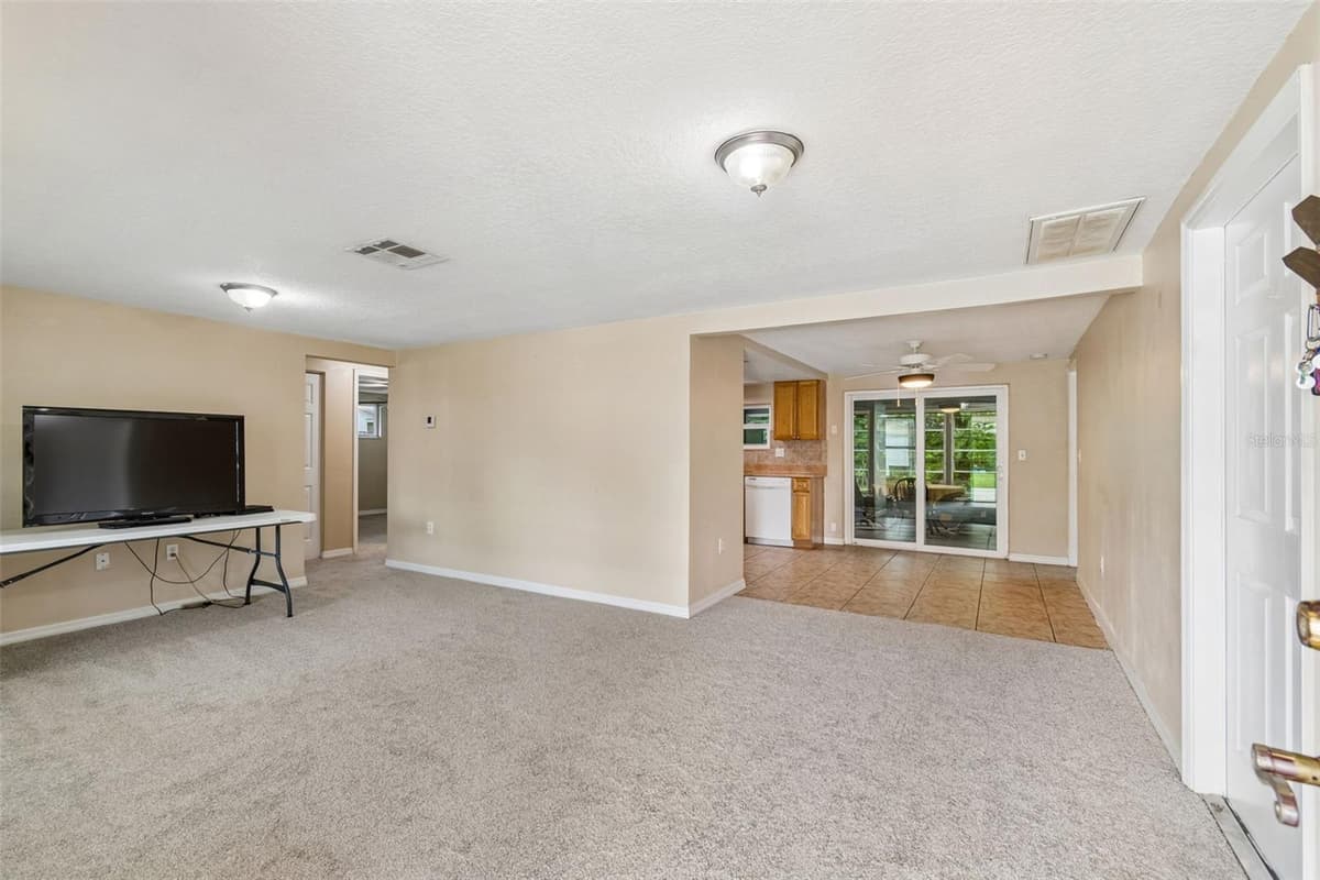8832 GOSHEN LANE — photo 7 of 40
