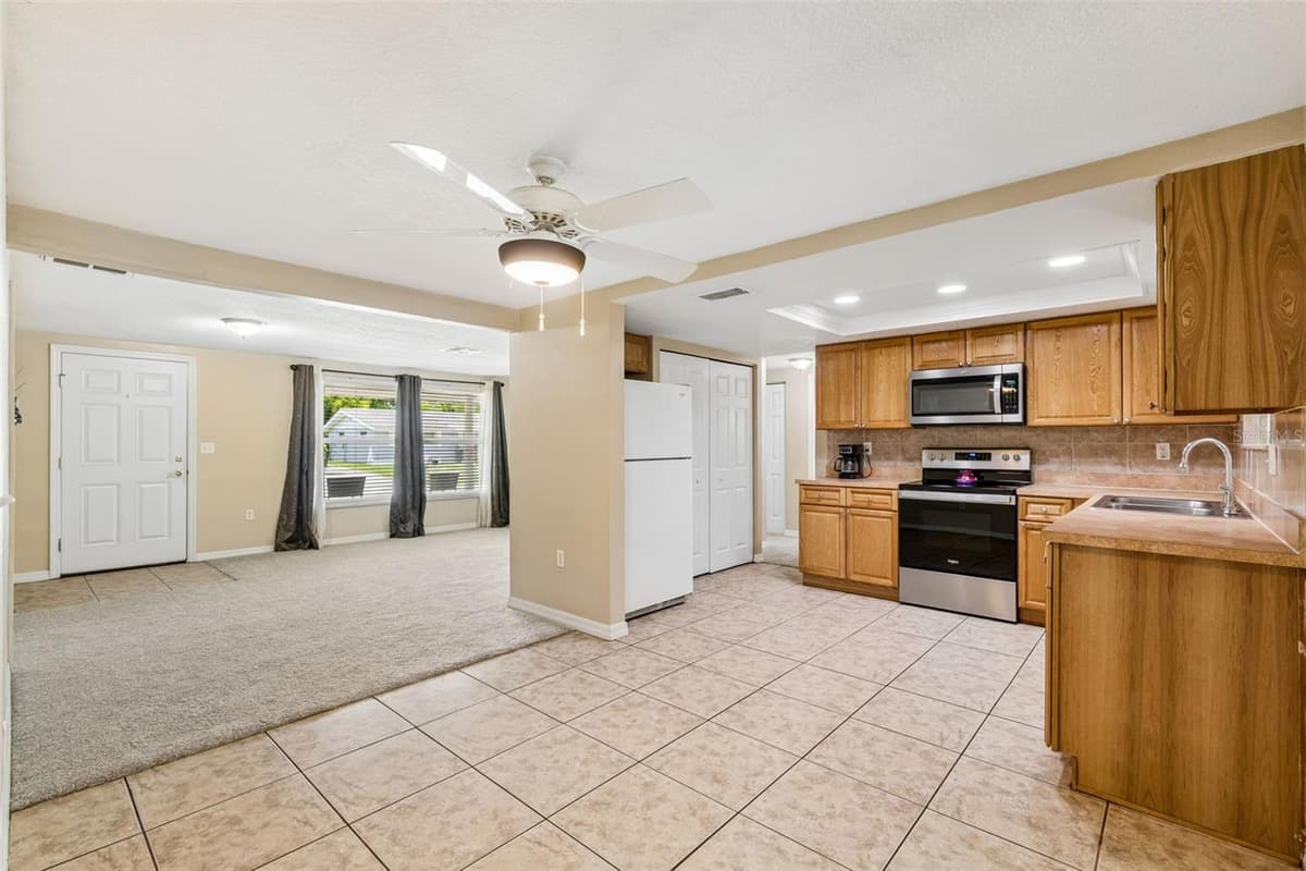 8832 GOSHEN LANE — photo 12 of 40