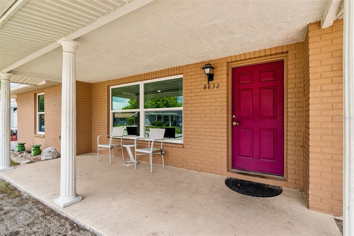 8832 GOSHEN LANE — photo 4 of 40