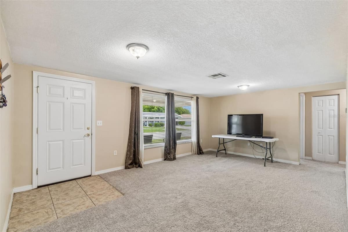 8832 GOSHEN LANE — photo 6 of 40