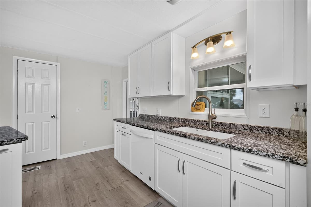 1515 SANDERLING DRIVE — photo 12 of 40