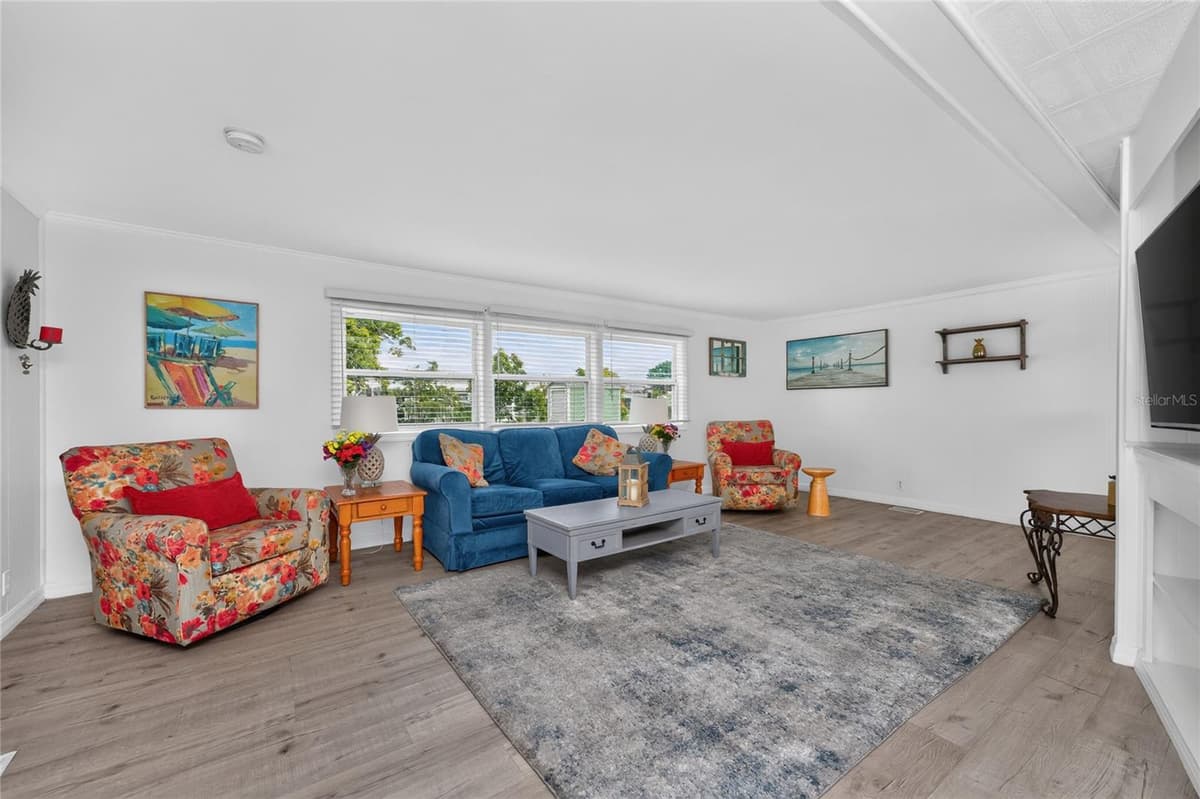 1515 SANDERLING DRIVE — photo 15 of 40