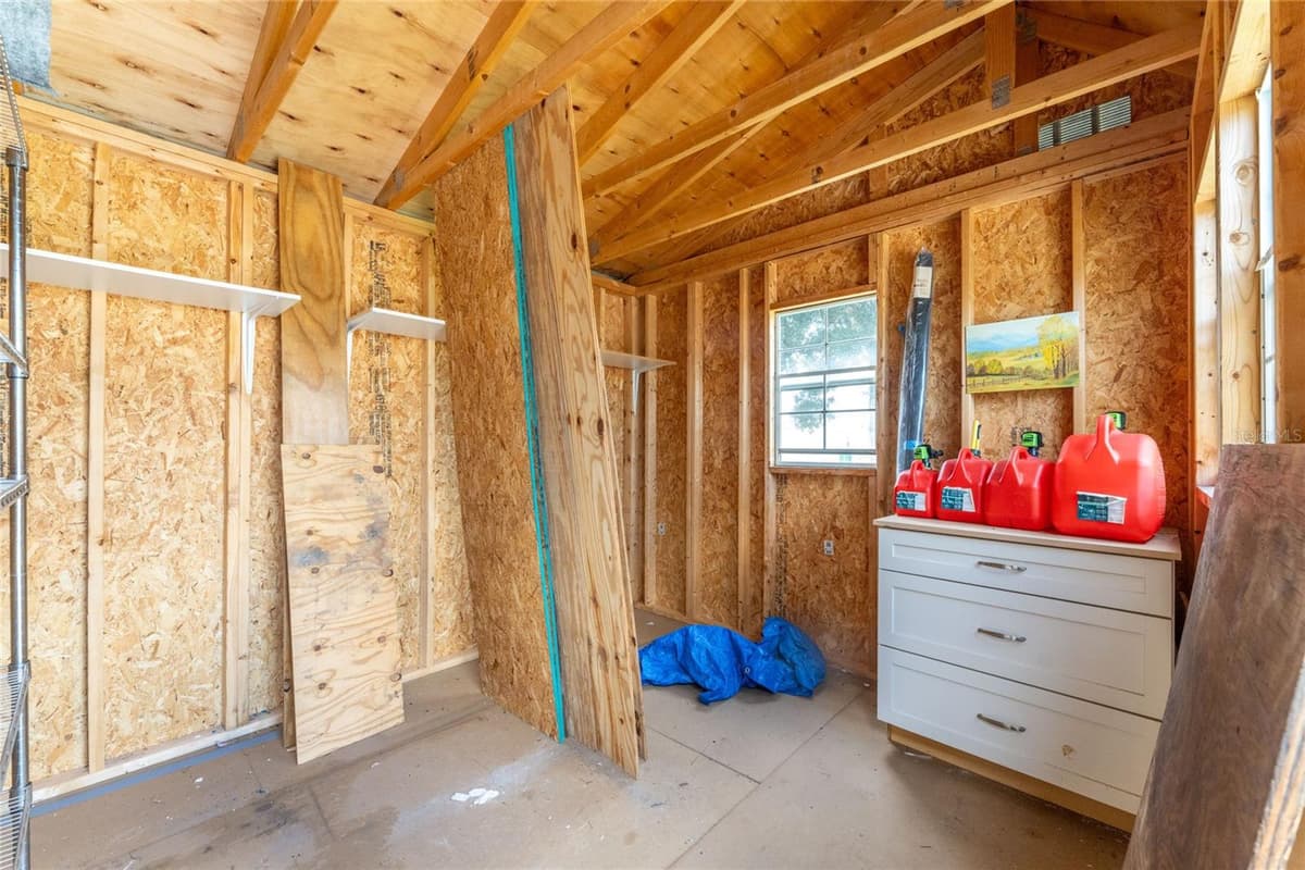 1515 SANDERLING DRIVE — photo 8 of 40
