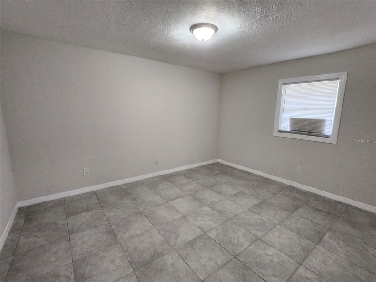 5200 31ST STREET — photo 9 of 16