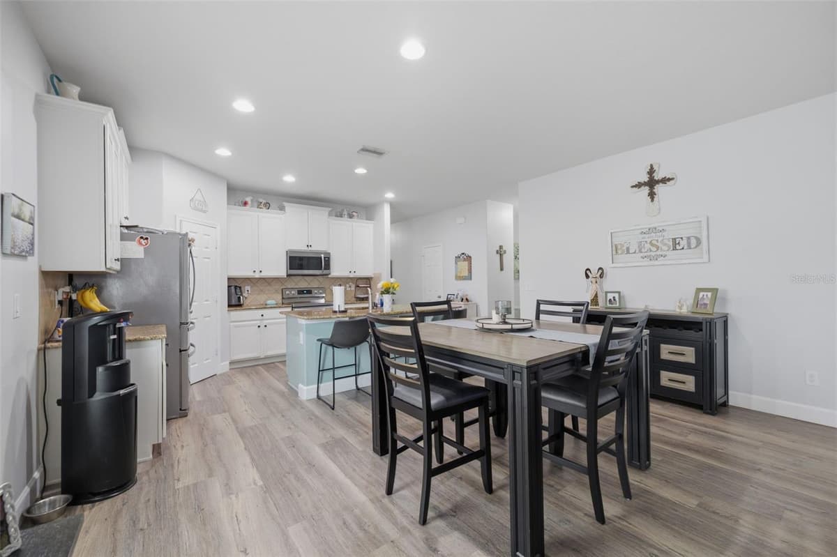 2814 MAPLE BROOK LOOP — photo 10 of 54