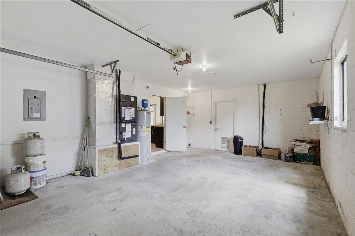 10 FENWICK LANE — photo 30 of 47