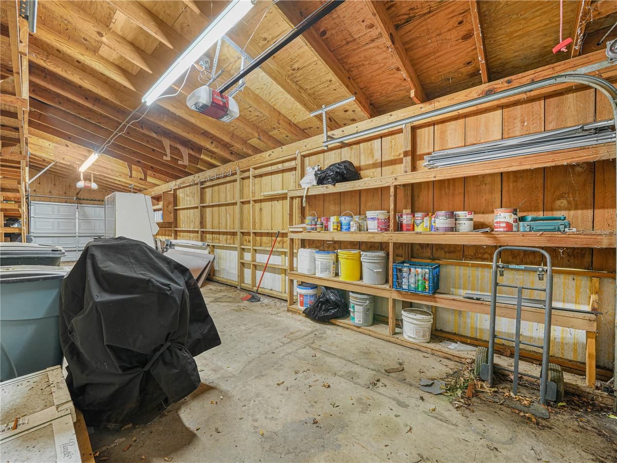 112 POPLAR AVENUE — photo 2 of 14