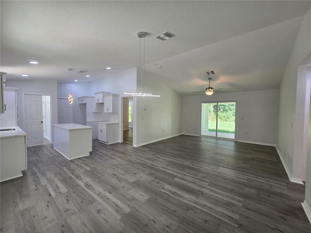11 SEQUOIA LOOP PLACE — photo 12 of 45